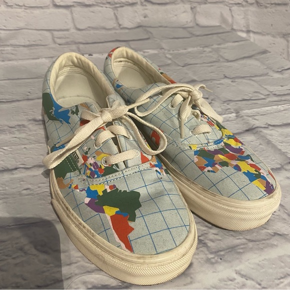 Vans women’s US 7.5 "Save Our Planet" lace up sneaker shoes - Picture 2 of 7